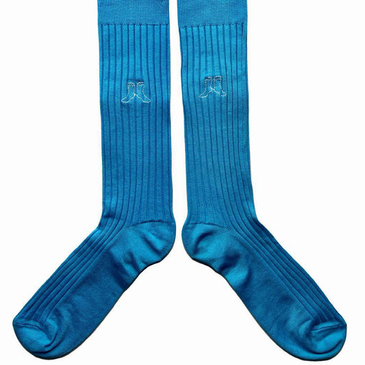 Farbspritzer für den Alltag: Die Eleganz von farbigen Socken